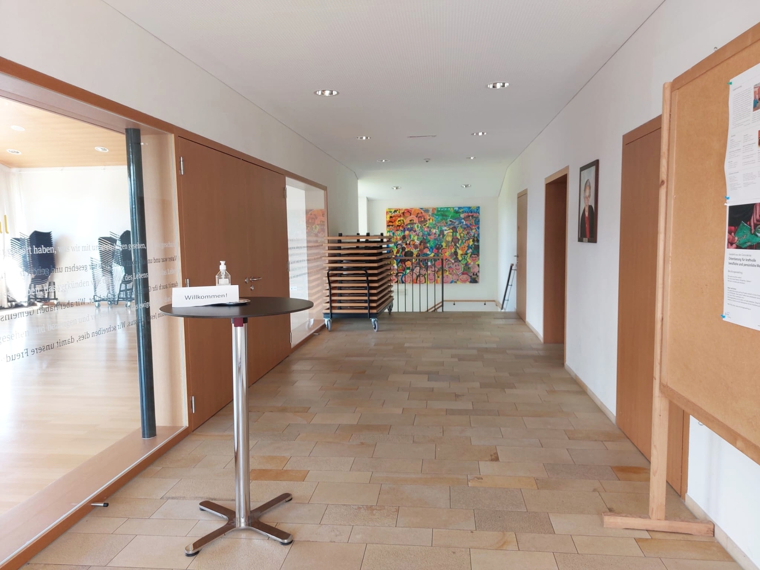 Eingangsbereich des Pfarrheims / Gerhard Breuß / MA