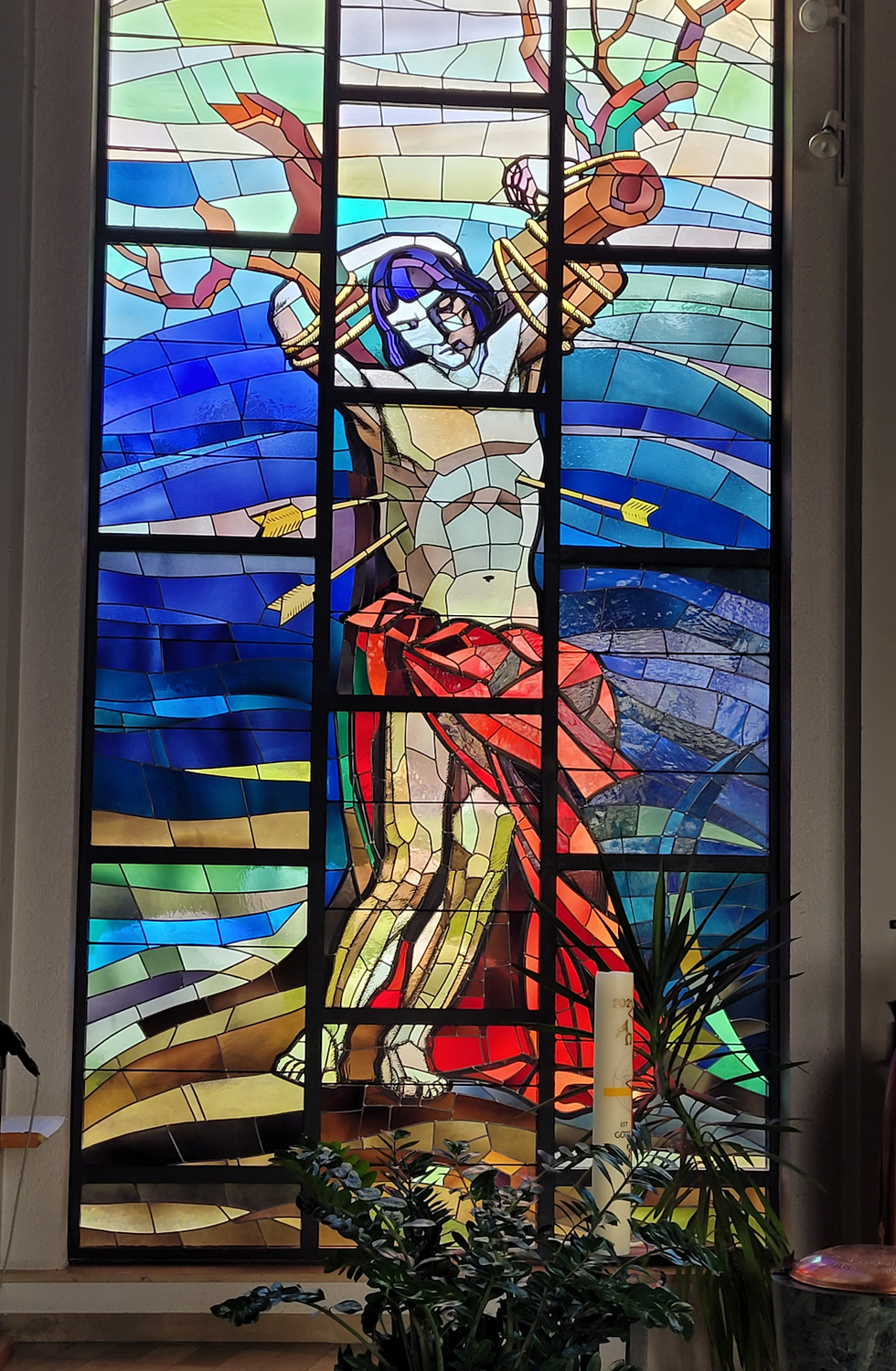 Ost-Buntglasfenster Hl. Sebastian / Gerhard Breuß MA